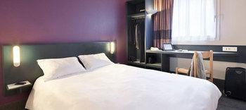 Moulins Hotel