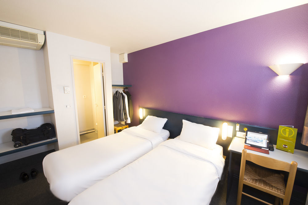 Moulins Hotel