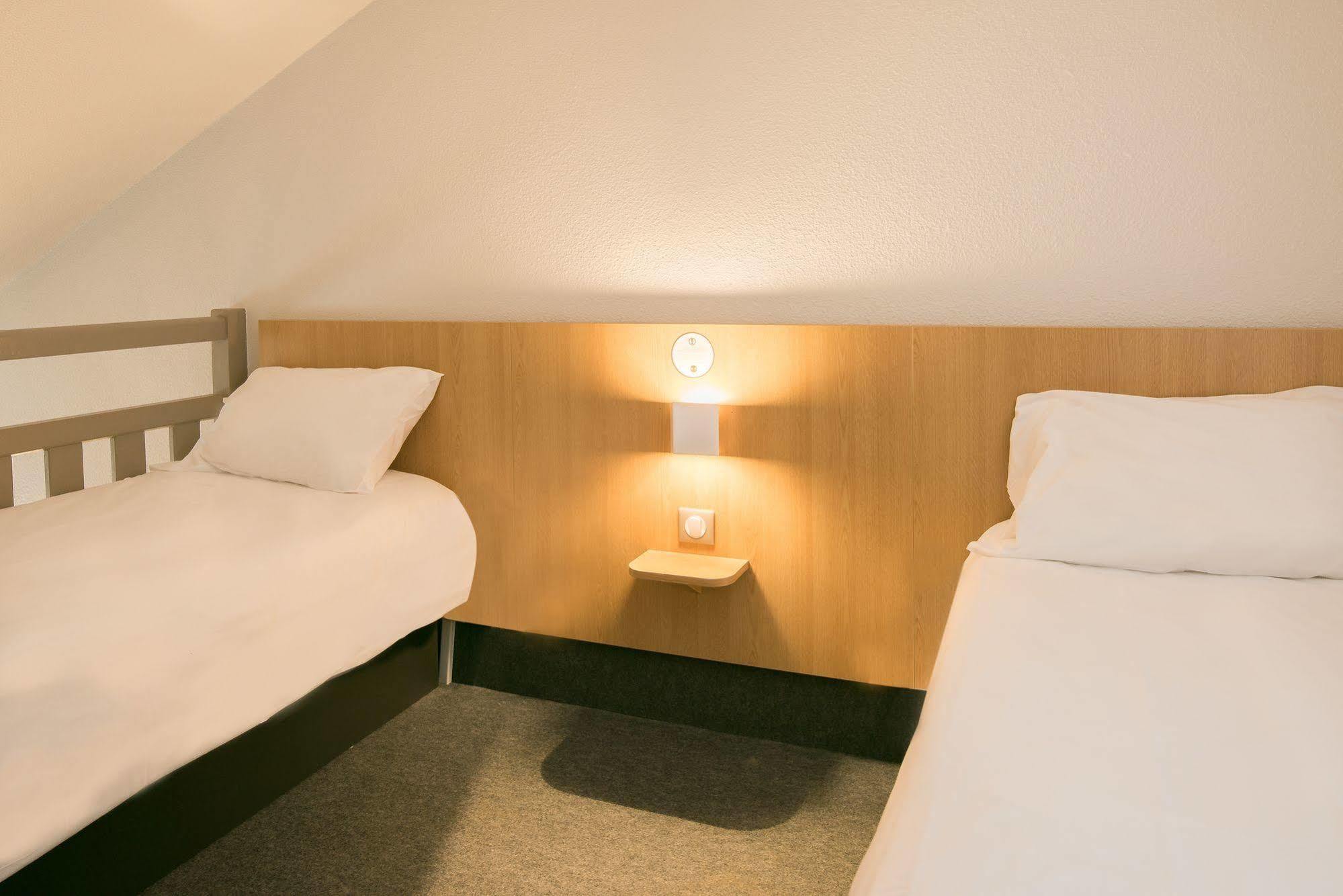 Hotel Moulins 2*